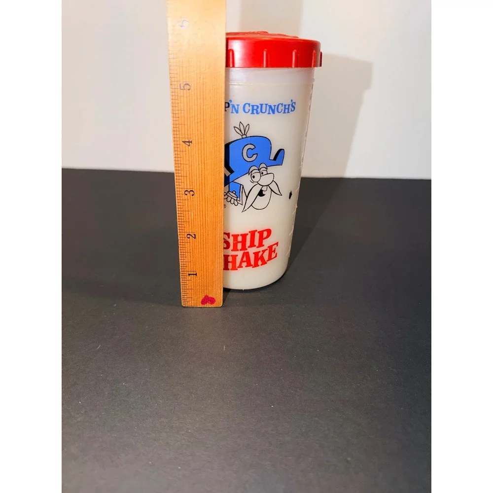 Vintage Cap'n Crunch Ship Shake Plastic Mixing Shaker Cup with Red Lid 6
